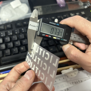 Patch thermocollant en silicone pour logo de chapeau, personnalisé, 3D en relief, autocollants thermocollants, transferts sérigraphiés personnalisés, étiquettes - Product Image 2