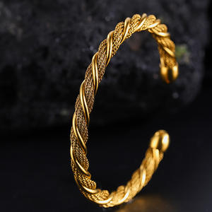 Europe et les États-Unis mode <span class=keywords><strong>bracelet</strong></span> <span class=keywords><strong>enroulé</strong></span> en <span class=keywords><strong>fil</strong></span> d'acier filles acier au titane de haute qualité ne se décolore pas bijoux ouverts 18k - Product Image 5