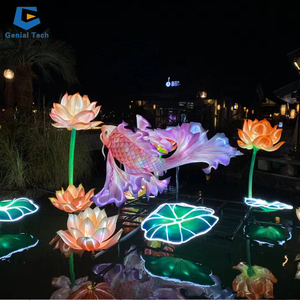 Lanterne en soie en forme <span class=keywords><strong>de</strong></span> <span class=keywords><strong>fleur</strong></span> <span class=keywords><strong>de</strong></span> <span class=keywords><strong>lotus</strong></span> CCFL25 pour la décoration extérieure <span class=keywords><strong>de</strong></span> la fête <span class=keywords><strong>de</strong></span> la mi-automne, en vente - Product Image 1