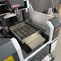 Fresadora CNC de Metal y Aluminio con Grabado 3D, Husillo Refrigerado por Agua de 2.2kW, Mesa Móvil de Hierro de 400x400mm y 600x600mm