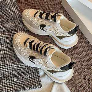 Nouvelles Chaussures Décontractées Respirantes en Maille à Motif Corniche pour Femmes 2025 – Semelles Épaisses et Plateforme à Lacets - Product Image 5