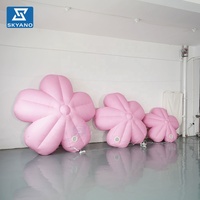 Ornement géant gonflable en forme de fleur de cerisier pour la décoration de scène d'événements commerciaux
