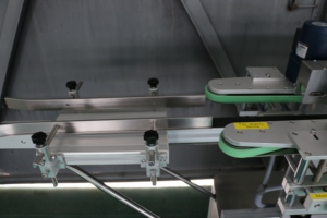 Machine d'étiquetage automatique SKILT sur le coin <span class=keywords><strong>de</strong></span> la boîte, étiqueteuse <span class=keywords><strong>de</strong></span> sceau, autocollant adhésif, machine d'étiquetage <span class=keywords><strong>de</strong></span> boîte <span class=keywords><strong>de</strong></span> bouteille, <span class=keywords><strong>timbre</strong></span> fiscal - Product Image 3