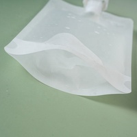 Pochette à bec verseur vertical en plastique PE transparent personnalisée pour jus, lait, aliments, camping en plein air, vodka, whisky, emballage liquide