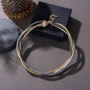 Collar de cadena de clavícula en espiral dorada de aleación de lujo ligero, estilo europeo americano, para mujer - Product Image 3