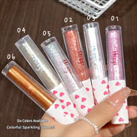 Fard à paupières liquide en tube à motif cœur pour un maquillage quotidien délicat des yeux, idéal pour les employés de bureau en milieu professionnel