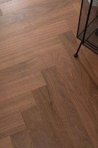 Plancher en bois d'ingénierie en noyer naturel à chevrons, bord micro-biseauté, luxe, villa <span class=keywords><strong>de</strong></span> villégiature, plancher <span class=keywords><strong>de</strong></span> 15 mm - Product Image 5