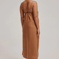 Nouvelle robe d'été blanche médiévale sans manches, robe de plage blanche, robe longue en coton et chanvre, robe longue en lin tendance