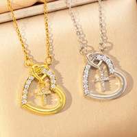 Collier pendentif croix romantique en cuivre incrusté de zircone cubique avec chaîne serpent, idéal pour le quotidien, cadeau pour amis