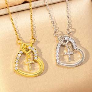 Collana con ciondolo a croce romantica in rame intarsiato con zirconi cubici e catena a serpente, regalo <span class=keywords><strong>per</strong></span> l'uso quotidiano <span class=keywords><strong>per</strong></span> amici - Product Image 1