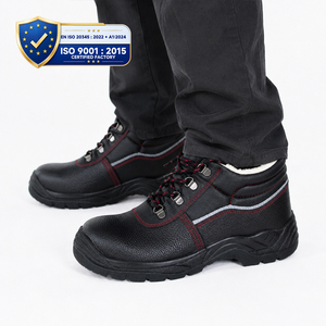 Chaussures de <span class=keywords><strong>sécurité</strong></span> de travail <span class=keywords><strong>S3</strong></span> pour hommes et femmes avec doublure chaude et embout en acier Bottes de travail d'hiver Matériel supérieur en cuir fendu - Product Image 1