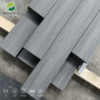 Planche de terrasse en WPC co-extrudé massif, finition extérieure moderne, anti-UV, résistante à l'humidité, pour allées extérieures et jardins