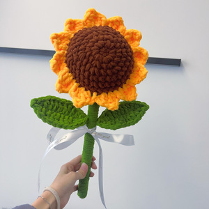 Nouvelle Collection : Fleurs Artificielles en Laine – Tournesols au Crochet Faits Main, Idéals pour Décoration et Cadeaux - Product Image 2