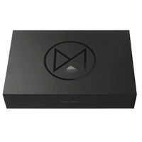 Boîte d'emballage en carton noir de luxe avec logo personnalisé, boîte d'expédition magnétique UV haut de gamme pour t-shirts et pulls