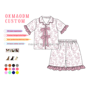 Set pigiama pasquale per famiglia con stampa di coniglio personalizzato con Logo e ricamo con nome - Product Image 6