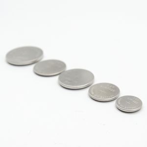 GEB批发220毫安时CR2032 3.0伏小圆形纽扣电池3v 230毫安时锂电池硬币电池CR2032手表车钥匙 - Product Image 4