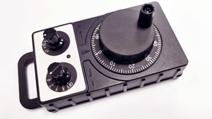 Volante de diseño ligero compacto de plástico Future New con 1 año de garantía - Product Image 3