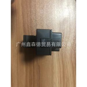 Interruptor Basculante de Plástico SPDT ON-OFF-ON 22895545 2587776 22864837 IP33 - Product Image 2