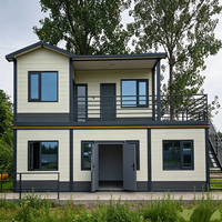 Appartement et villa d'hôtel préfabriqués à deux étages, maison moderne préfabriquée en panneaux sandwich, balcon, toit en pignon, structure en acier écologique