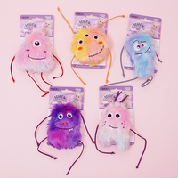 Vente en gros de jouets en peluche pour chat rose violet bleu jaune en forme de monstre mignon chatons en forme de balle remplie d'herbe à chat Jouets à mâcher pour chat