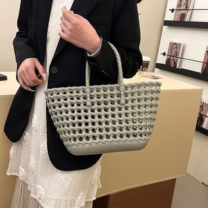Sacs à main en PVC tissé tendance, sacs fourre-tout en PVC pour femme, sacs fourre-tout imperméables pour les voyages en plein air, la plage et le shopping - Product Image 2