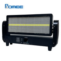 Lumière stroboscopique à tête mobile dynamique RVB + LED blanche DMX512 avec effet de poursuite pour l'éclairage de scène de spectacle d'événement de concert de DJ