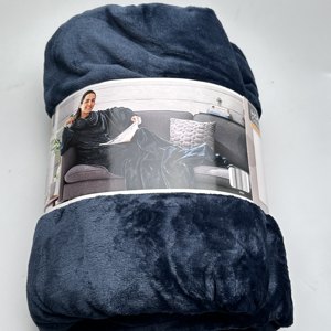 Couverture polaire portable avec manches et poche pour les pieds pour femmes et hommes adultes, couverture TV en peluche douce et légère avec manches - Product Image 1