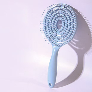 Brosse démêlante moderne et mignonne avec logo personnalisé, fonction de massage du cuir chevelu, en nylon imperméable, pour usage commercial - Product Image 3