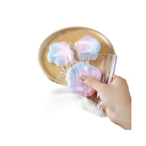 ของเล่นบีบลดความเครียดรูปดาวห้าแฉกสีสันสดใส นุ่มนิ่ม สินค้ามาใหม่ ขายดี - Product Image 1