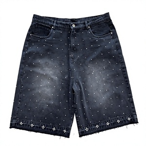 Shorts vaqueros negros lavados para hombre, estilo vintage, color carbón descolorido, holgados, de pierna ancha, con pedrería brillante por toda la prenda. - Product Image 1