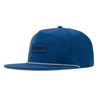Casquette de golf et de baseball imperméable à 5 panneaux avec patch en cuir et caoutchouc découpé au laser et perforé, avec cordon