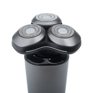 Afeitadora Rotativa Recargable Cuyon para Hombre, Resistente al Agua IPX6, con Tres Cuchillas, Proporciona un Afeitado Preciso y Suave - Product Image 5