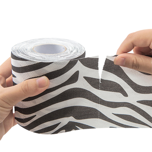 <span class=keywords><strong>Rouleau</strong></span> de <span class=keywords><strong>papier</strong></span> personnalisé écologique doux imprimé zèbre 4 couches épaissie texture de peau d'animal <span class=keywords><strong>toilette</strong></span> jetable à rayures noires - Product Image 4