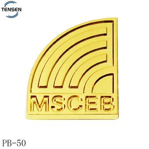 Özel kabartmalı kaplan logosu amblem pimleri çinko erkekler için alaşım altın kaplama ceket silah rozeti emniyet pimleri ceket - Product Image 4