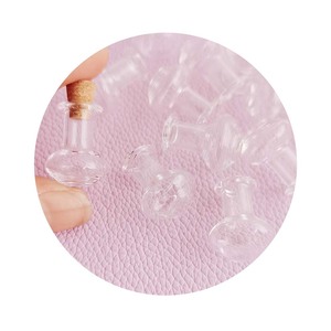 Bouteilles à Vœux en Verre 3D Miniatures Formes Assorties (100 Pièces) avec Bouchon en Liège – Bouteilles à Souhaits pour Noël et Nouvel An - Product Image 4