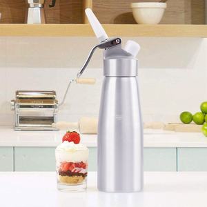 Distributeur de crème fouettée 500ml en aluminium avec support pour gaz dur - Product Image 6