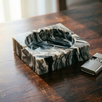 Plateau à cigares de luxe moderne en marbre argenté ondulé pour salons de cigares haut de gamme, bureaux de direction, hôtels et décoration intérieure de luxe.