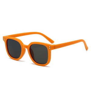 2025 <span class=keywords><strong>gafas</strong></span> de sol Anti UV de alta moda para niños y niñas <span class=keywords><strong>gafas</strong></span> de bebé de moda con marcos de Color caramelo en rojo azul café - Product Image 3