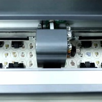 Cortador de etiquetas adhesivas de vinilo para papel A3, trazador gráfico de doble cabezal, adsorción automática de alimentación de hojas A3 +, máquina troqueladora, servomotor usado