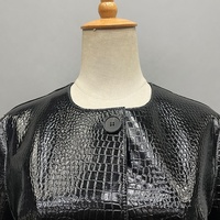 Jancoco Neues Design Damen Kroko-Prägung Leder-Mantel Maßgeschneiderter Einreihiger Langer Echtleder-Mantel für den Winter