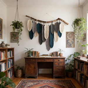 Décoration murale en macramé tressé à la main sur le thème tropical, art tissé de qualité hôtelière pour projets hôteliers - Product Image 6