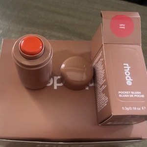 Glowy Silky Vegan Cream <strong>Blush</strong> for Fair Skin Tone Custom Logo Mineral Powder with Long-lasting Shimmering Pigments for <strong>Daily</strong> <strong>Use</strong>