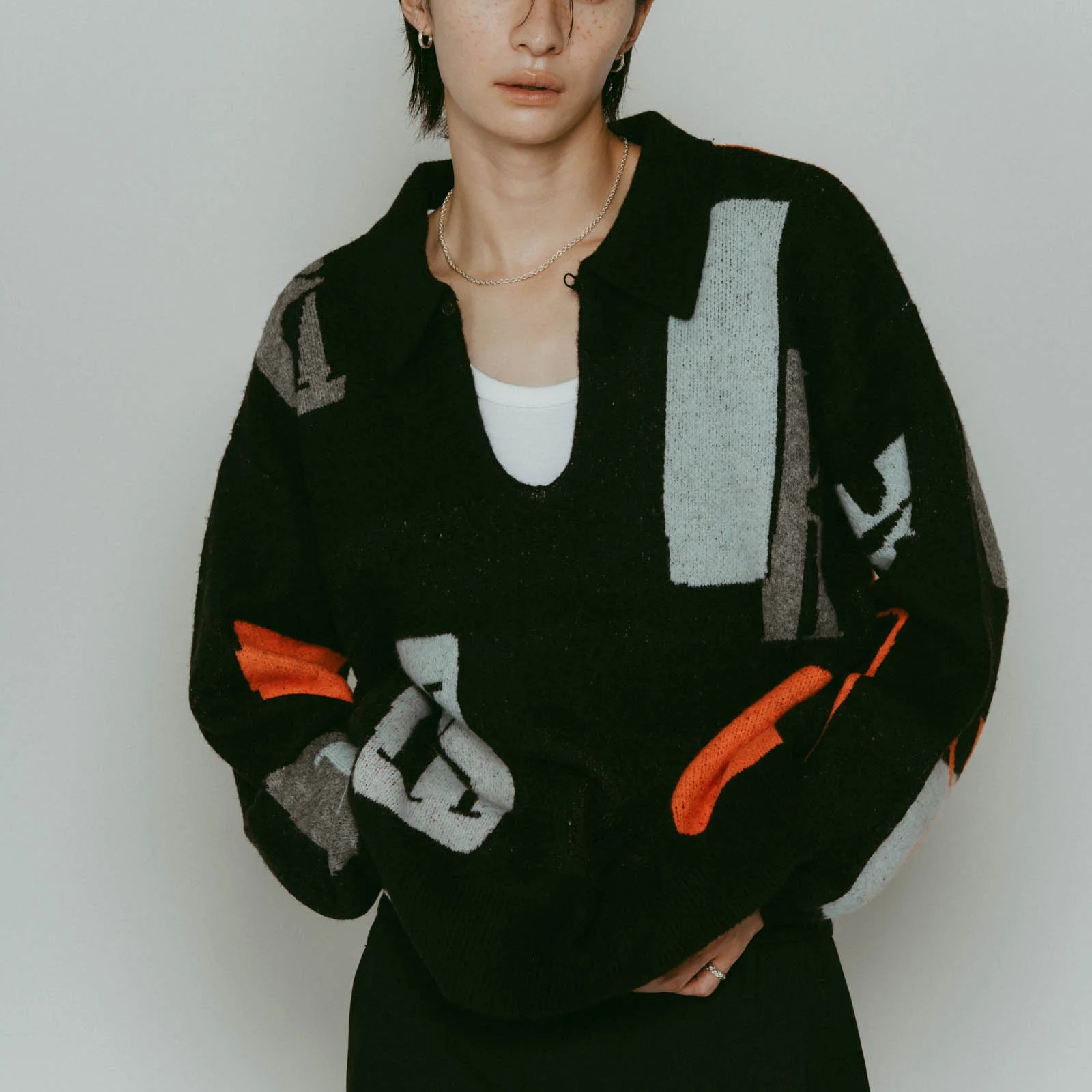 Men's Winter Breathable Knit Sweater Acrylic/Nylon Blend Letter Jacquard V-neck Pullover Front Logo ODM Casual Clothing