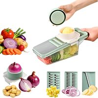 6-in-1 mandoline snijmachine met handbeschermer, groentesnijder, snijbak en deksel voor keukenvoorbereiding.