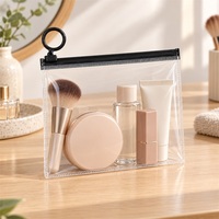 Sac cosmétique en PVC transparent avec fermeture éclair, logo personnalisé OEM, pochette de toilette en PVC portable avec fermeture éclair TSA pour les voyages, organiseur de maquillage et de soins de la peau