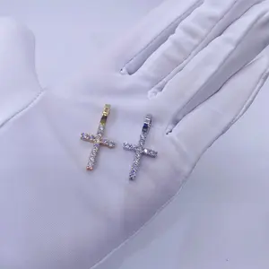 Competitive price trendy sterling silver vvs moissanite gems gold plated cross pendant