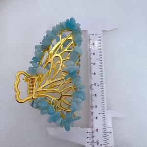 Pinzas para el Cabello de Cristal Tallado en Forma de Mariposa Natural con Piedras Curativas, Regalos de Recuerdo - Product Image 4