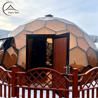 Dôme géodésique préfabriqué moderne avec salle de bain en verre trempé, idéal pour le glamping, les hôtels et les mariages