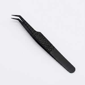 Pince à épiler de précision en acier inoxydable noir à pointe courbée avec poignée antidérapante pour extension de cils - Product Image 1