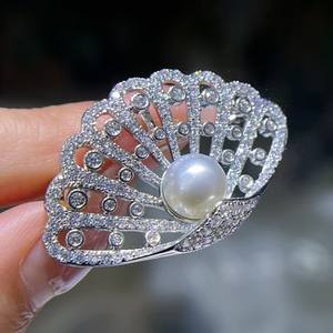 Broche de Perla de Agua de Mar con Forma de Concha, Color Blanco Australiano, Casi Redonda, con Pequeños Defectos, Accesorio de Moda para el Pecho - Product Image 2